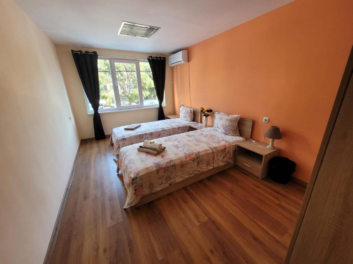 Хостел Roma Варна Экстерьер фото